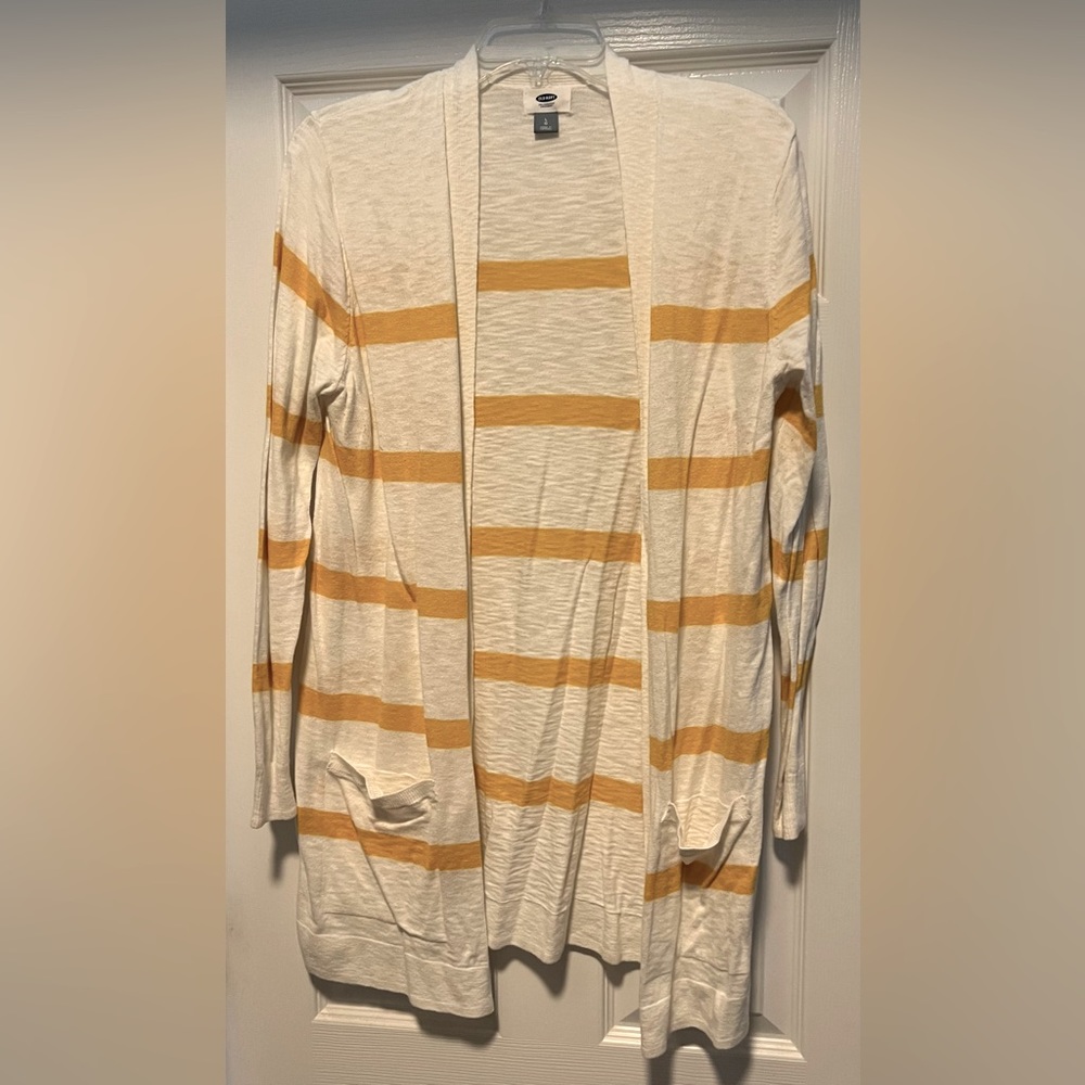 Old Navy Large white and yellow cardigan with pockets long sleeve thin like new